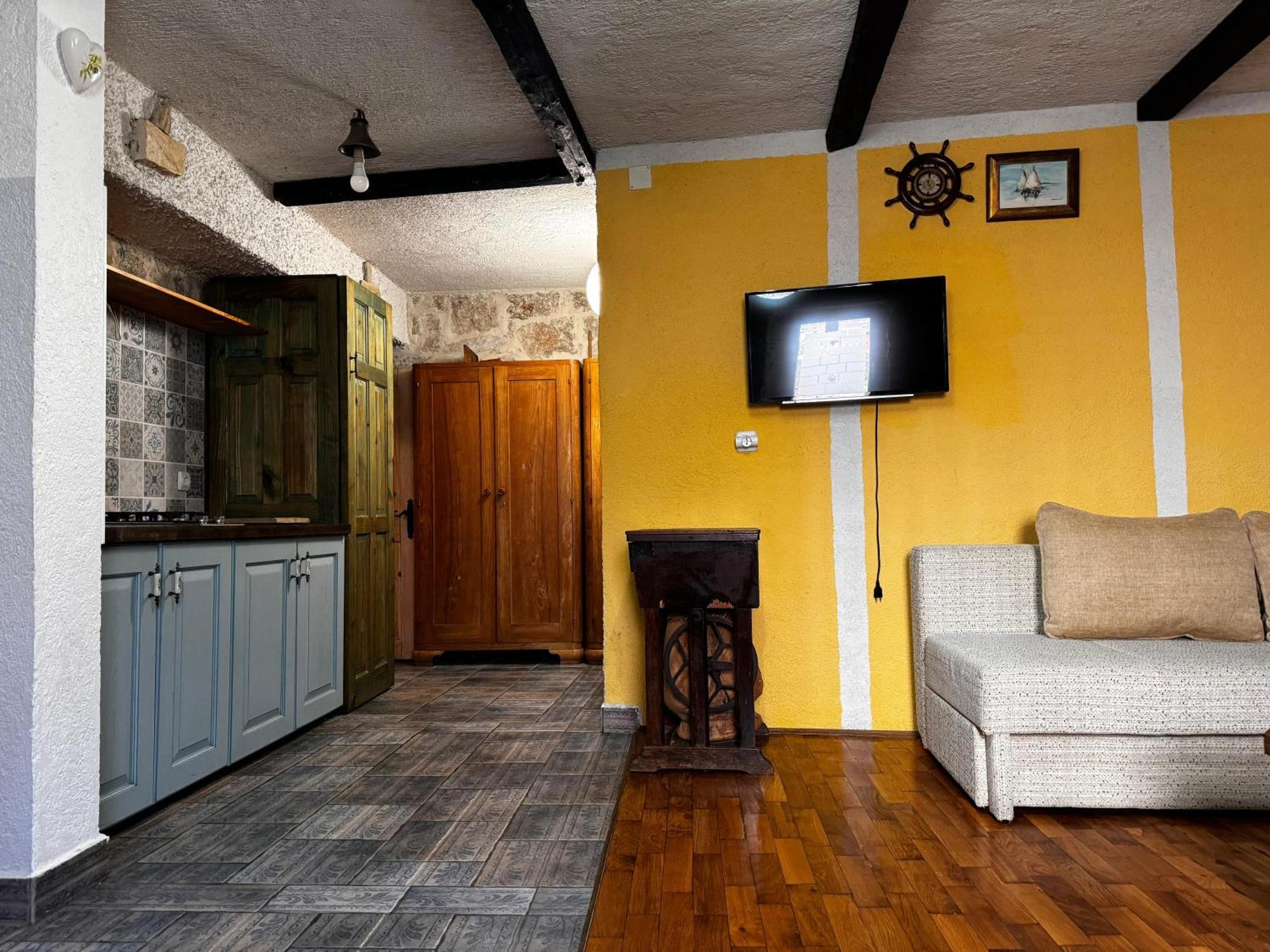 Apartments Voltera Parking Space Near The House Betina  Exterior photo