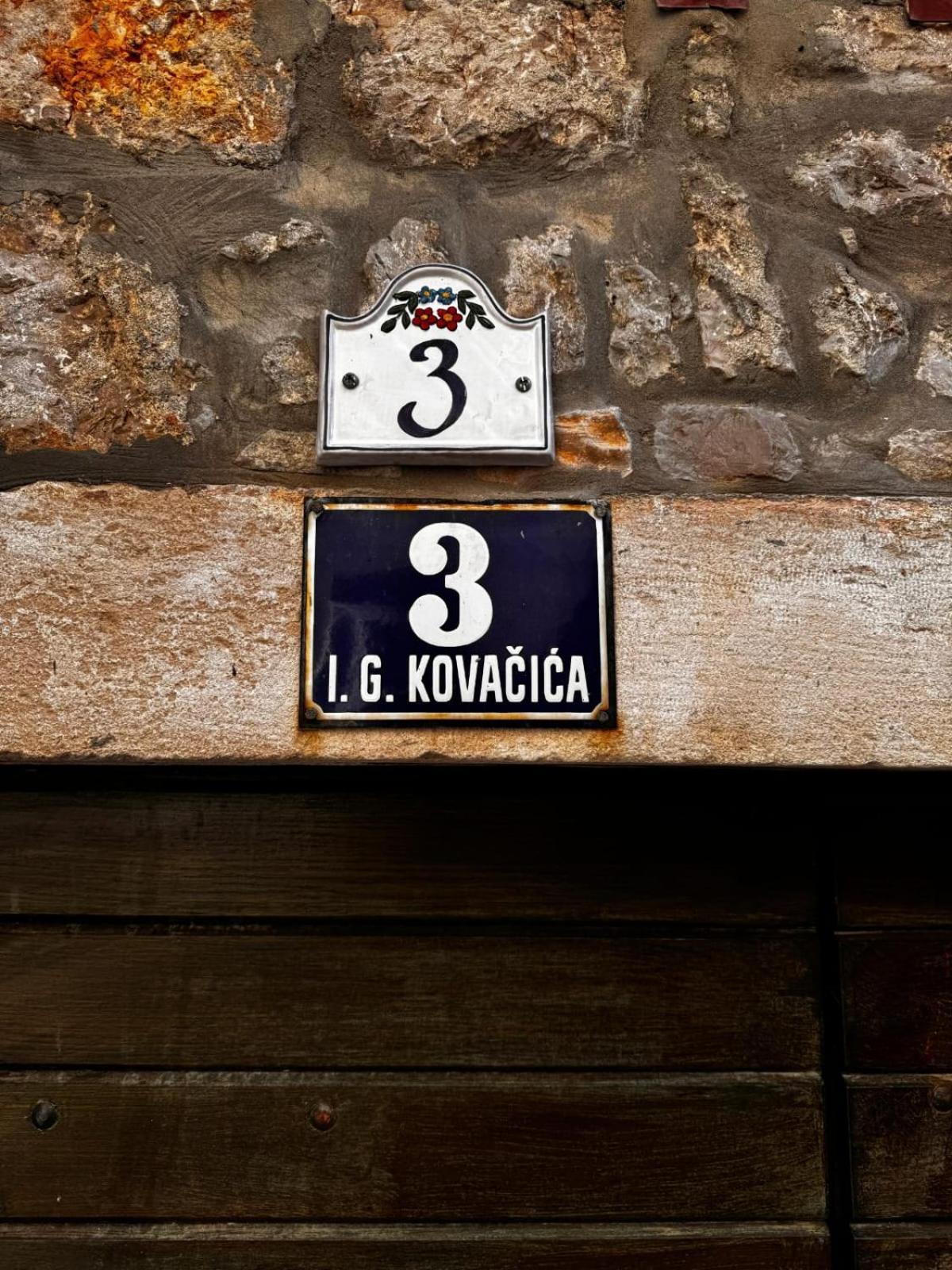Apartments Voltera Parking Space Near The House Betina  Exterior photo