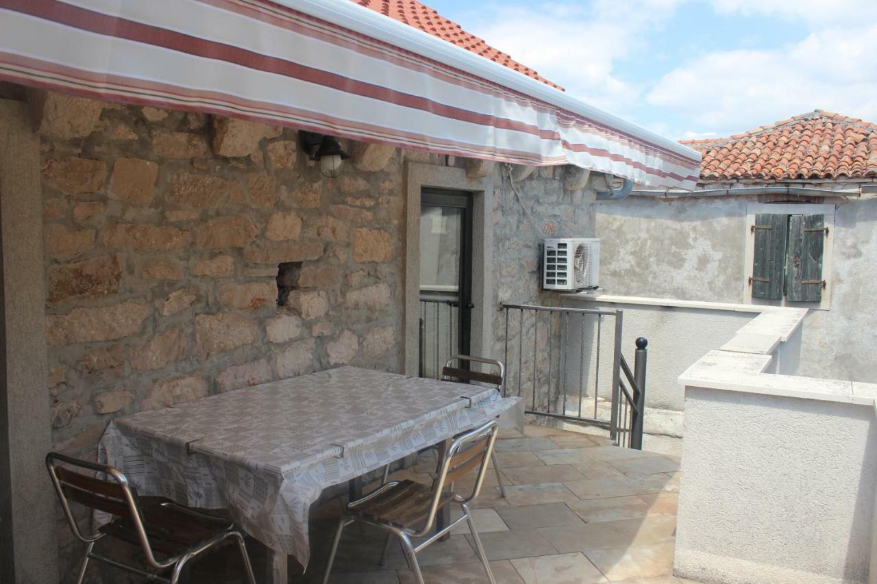 Apartments Voltera Parking Space Near The House Betina  Exterior photo