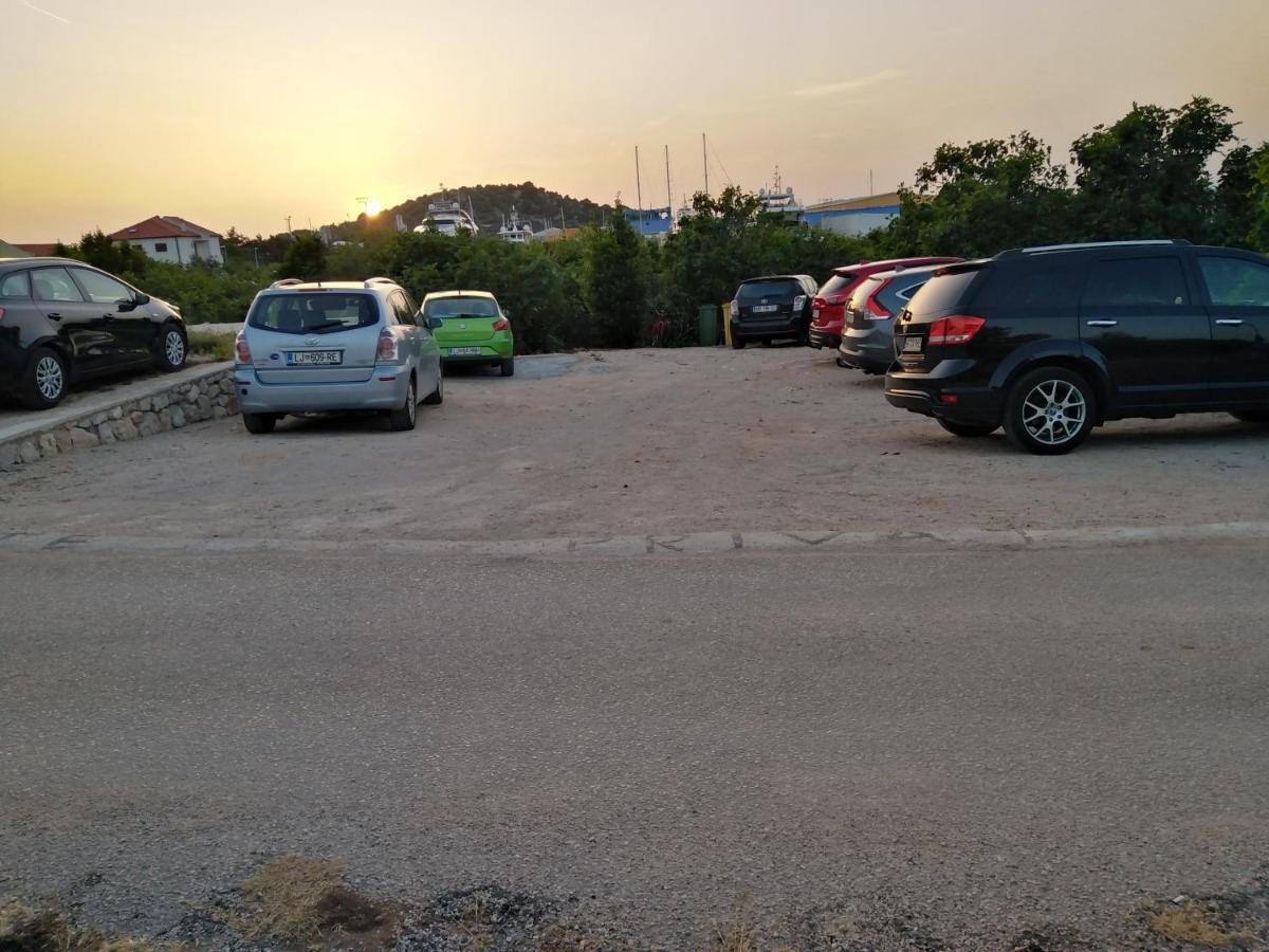 Apartments Voltera Parking Space Near The House Betina  Exterior photo